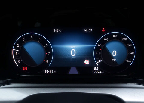 Volkswagen Golf 1.5 Golf Life TSi 5dr 17