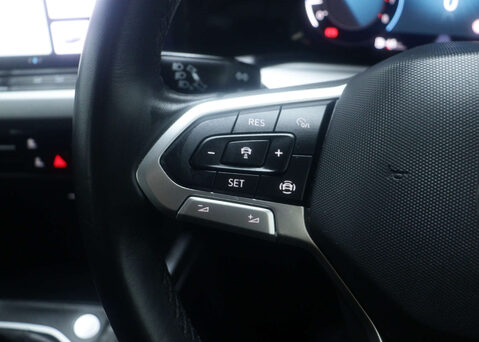 Volkswagen Golf 1.5 Golf Life TSi 5dr 39