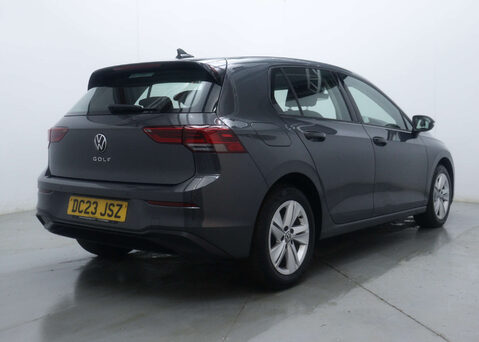 Volkswagen Golf 1.5 Golf Life TSi 5dr 11