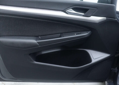 Volkswagen Golf 1.5 Golf Life TSi 5dr 53