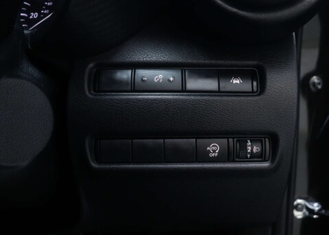 Nissan Juke 1.0 Juke N-Connecta DiG-T Semi-Auto 5dr 36