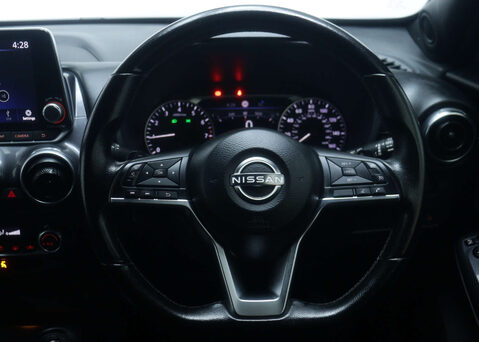 Nissan Juke 1.0 Juke N-Connecta DiG-T Semi-Auto 5dr 18