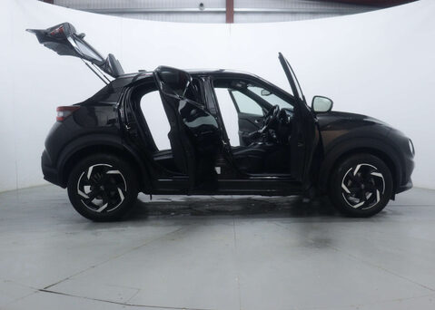 Nissan Juke 1.0 Juke N-Connecta DiG-T Semi-Auto 5dr 53