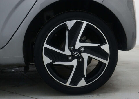 Hyundai i10 1.2 i10 Premium MPI Auto 5dr 16