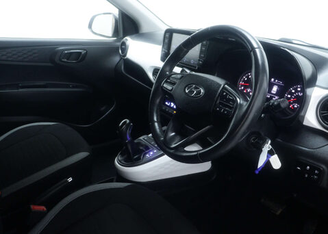 Hyundai i10 1.2 i10 Premium MPI Auto 5dr 35