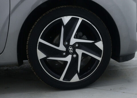 Hyundai i10 1.2 i10 Premium MPI Auto 5dr 14