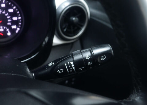 Hyundai i10 1.2 i10 Premium MPI Auto 5dr 32