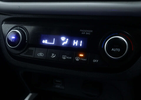 Hyundai i10 1.2 i10 Premium MPI Auto 5dr 26