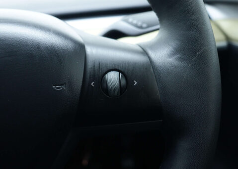 Tesla Model Y Model Y Long Range AWD 4WD 5dr 32