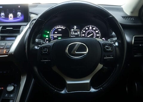 Lexus NX 2.5 NX 300h Luxury CVT 4WD 5dr 18