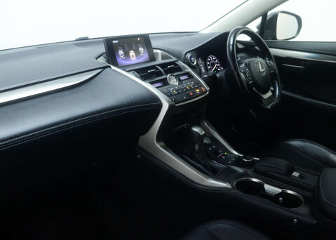 Lexus NX 2.5 NX 300h Luxury CVT 4WD 5dr 47