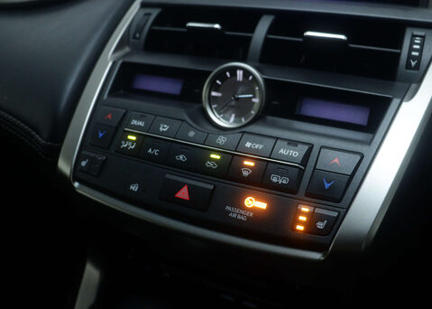 Lexus NX 2.5 NX 300h Luxury CVT 4WD 5dr 30