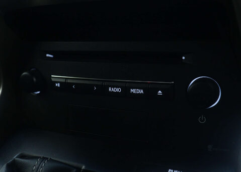 Lexus NX 2.5 NX 300h Luxury CVT 4WD 5dr 31