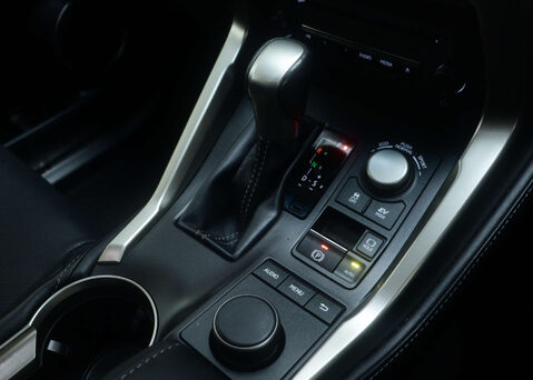 Lexus NX 2.5 NX 300h Luxury CVT 4WD 5dr 35