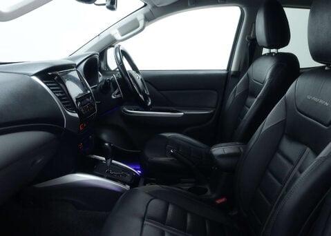 Mitsubishi L200 2.4 L200 Barbarian DI-D Auto 4WD 45