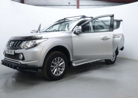 Mitsubishi L200 2.4 L200 Barbarian DI-D Auto 4WD 53