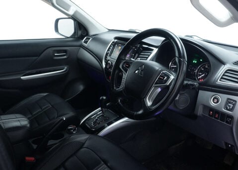 Mitsubishi L200 2.4 L200 Barbarian DI-D Auto 4WD 41