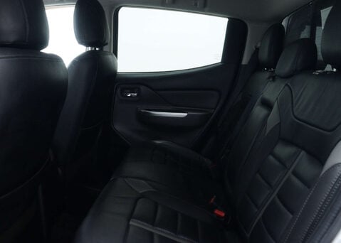 Mitsubishi L200 2.4 L200 Barbarian DI-D Auto 4WD 48