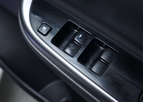 Mitsubishi L200 2.4 L200 Barbarian DI-D Auto 4WD 39