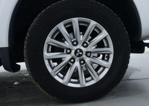 Mitsubishi L200 2.4 L200 Barbarian DI-D Auto 4WD 16