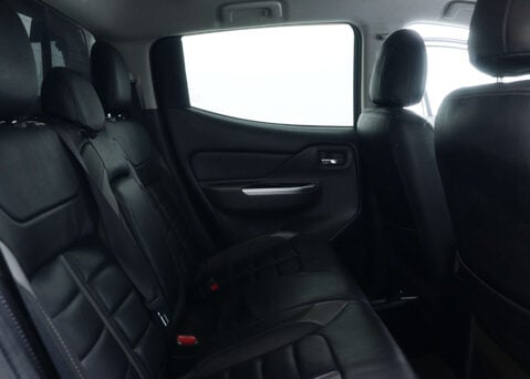 Mitsubishi L200 2.4 L200 Barbarian DI-D Auto 4WD 49