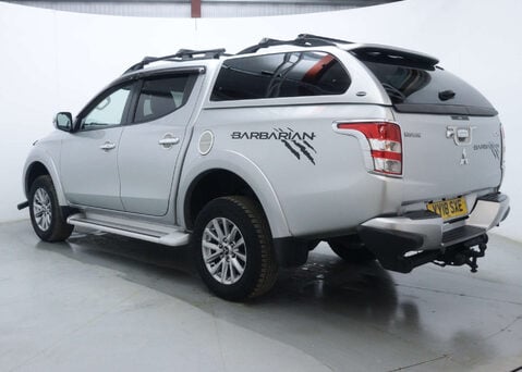 Mitsubishi L200 2.4 L200 Barbarian DI-D Auto 4WD 9