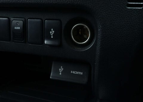 Mitsubishi L200 2.4 L200 Barbarian DI-D Auto 4WD 32