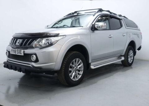Mitsubishi L200 2.4 L200 Barbarian DI-D Auto 4WD 7