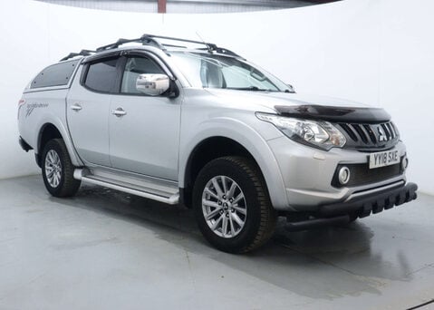 Mitsubishi L200 2.4 L200 Barbarian DI-D Auto 4WD 1