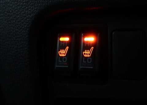 Mitsubishi L200 2.4 L200 Barbarian DI-D Auto 4WD 31