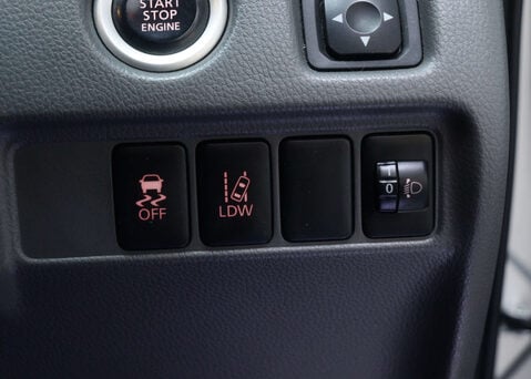 Mitsubishi L200 2.4 L200 Barbarian DI-D Auto 4WD 38