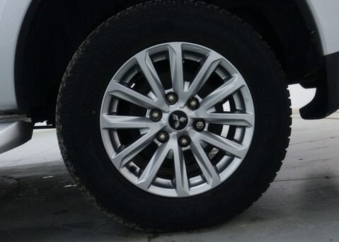 Mitsubishi L200 2.4 L200 Barbarian DI-D Auto 4WD 18