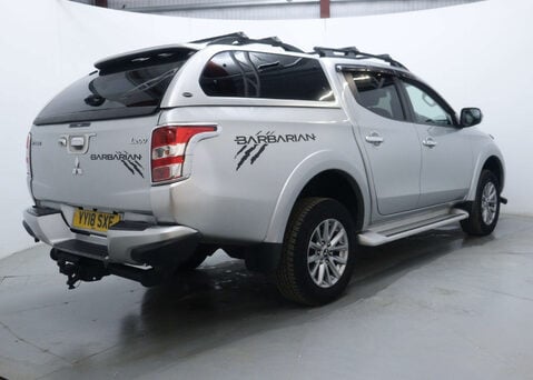 Mitsubishi L200 2.4 L200 Barbarian DI-D Auto 4WD 11