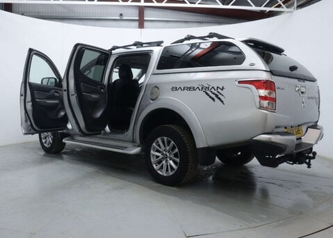 Mitsubishi L200 2.4 L200 Barbarian DI-D Auto 4WD 55