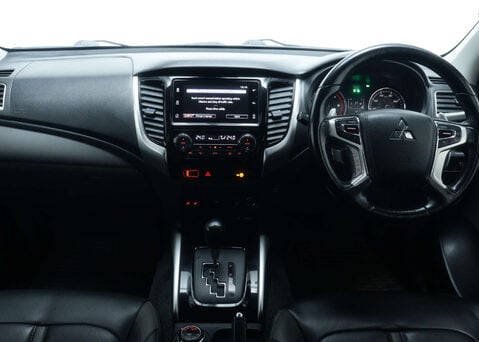 Mitsubishi L200 2.4 L200 Barbarian DI-D Auto 4WD 21