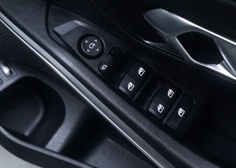 BMW 3 Series 2.0 330E M Sport Auto 5dr 38