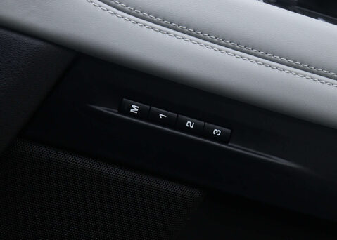 Land Rover Range Rover Evoque 1.5 Range Rover Evoque R-Dynamic HSE P300e Auto 4WD 5dr 48