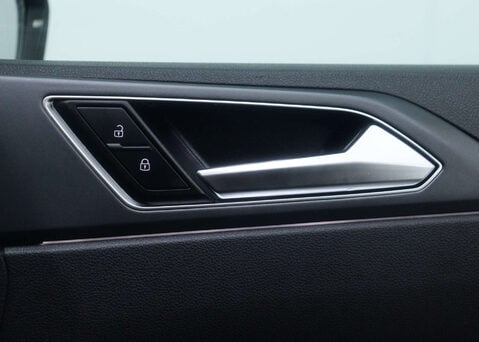 Volkswagen Polo 1.0 Polo R-Line TSi 5dr 39