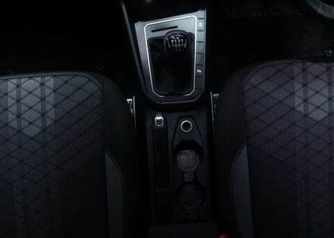 Volkswagen Polo 1.0 Polo R-Line TSi 5dr 19