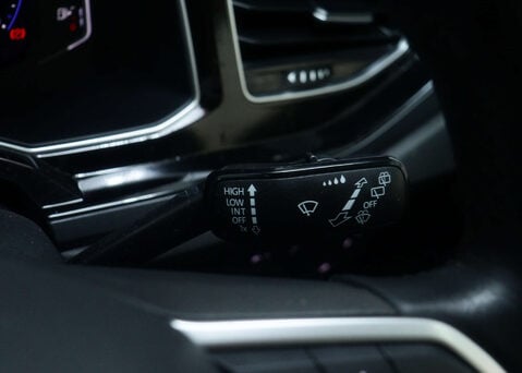 Volkswagen Polo 1.0 Polo R-Line TSi 5dr 37