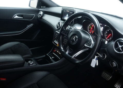 Mercedes-Benz CLA Class 1.6 CLA 180 AMG Line Auto 4dr 39
