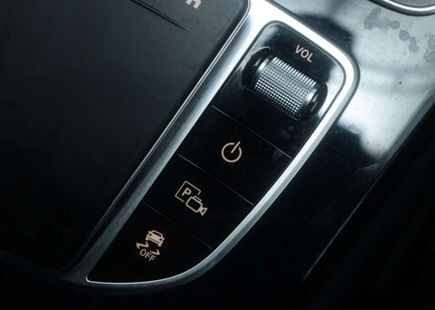 Mercedes-Benz GLC 2.0 GLC 300 AMG Line E 4Matic Auto 4WD 5dr 27