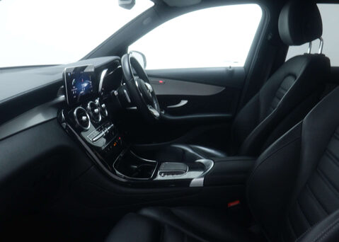 Mercedes-Benz GLC 2.0 GLC 300 AMG Line E 4Matic Auto 4WD 5dr 43