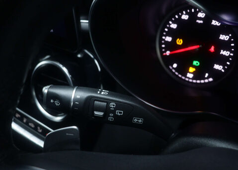 Mercedes-Benz GLC 2.0 GLC 300 AMG Line E 4Matic Auto 4WD 5dr 31