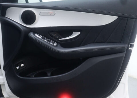 Mercedes-Benz GLC 2.0 GLC 300 AMG Line E 4Matic Auto 4WD 5dr 41