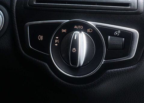 Mercedes-Benz GLC 2.0 GLC 300 AMG Line E 4Matic Auto 4WD 5dr 33