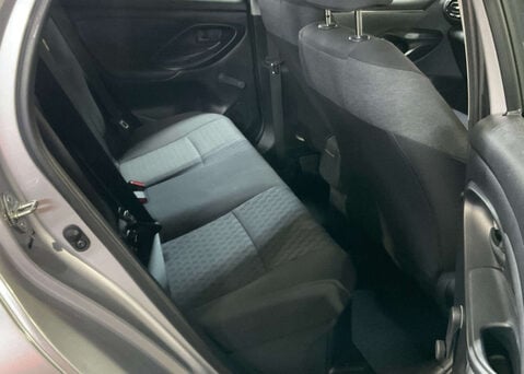 Toyota Yaris 1.5 Yaris Icon HEV CVT 5dr 9