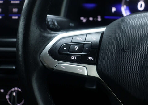 Volkswagen Polo 1.0 Polo Life TSi Semi-Auto 5dr 32