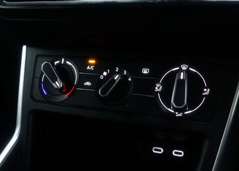 Volkswagen Polo 1.0 Polo Life TSi Semi-Auto 5dr 30