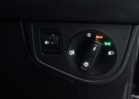 Volkswagen Polo 1.0 Polo Life TSi Semi-Auto 5dr 36